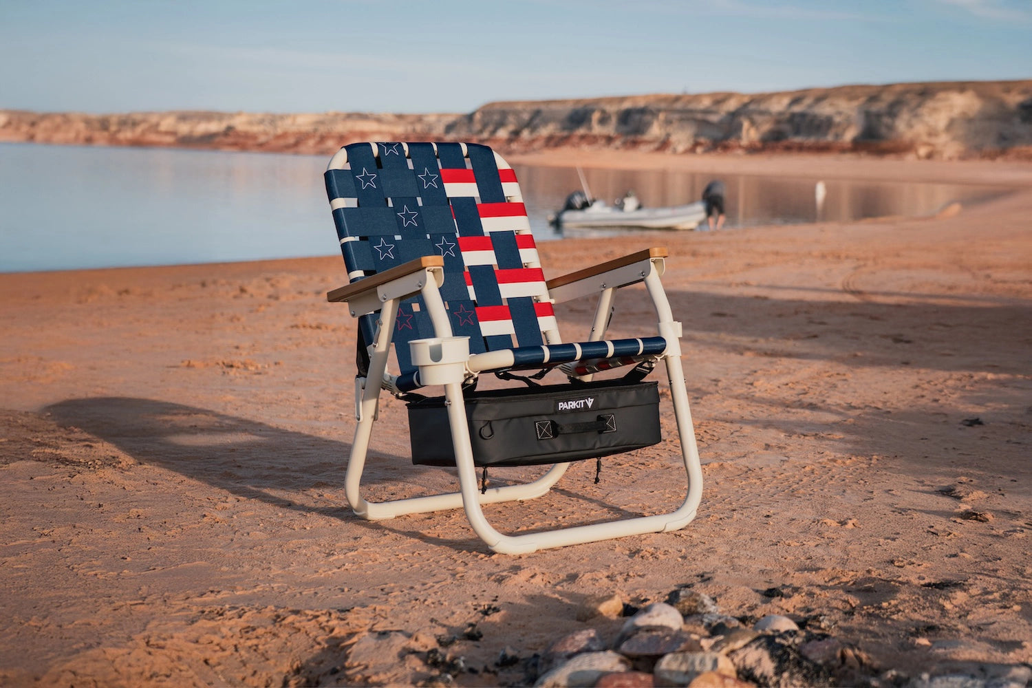 PARKIT_OldGlory_AmericanFlag_Beach_Boat_Chair_4thOfJuly_Pdp_SA1.webp