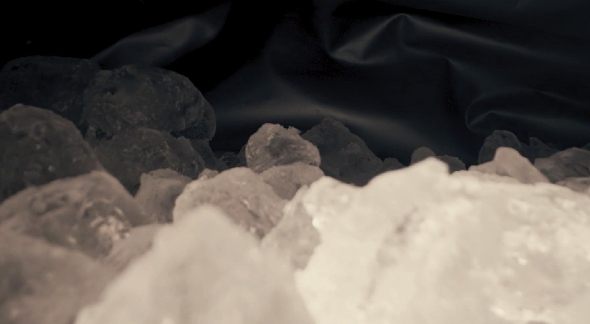 The Ice inside the cooler of the Voyager Outdoor Chair from PARKIT